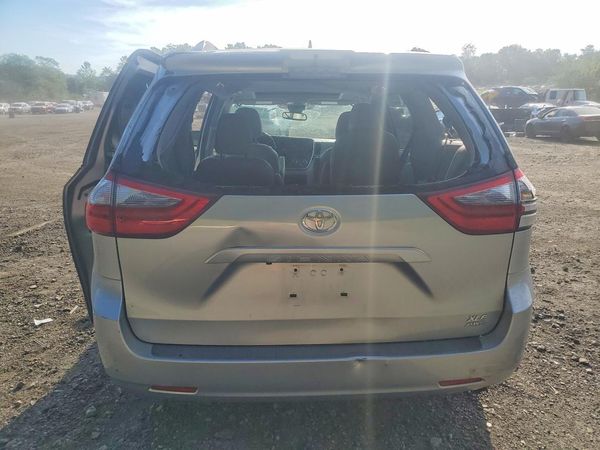 2020 TOYOTA SIENNA