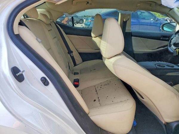 2016 LEXUS IS