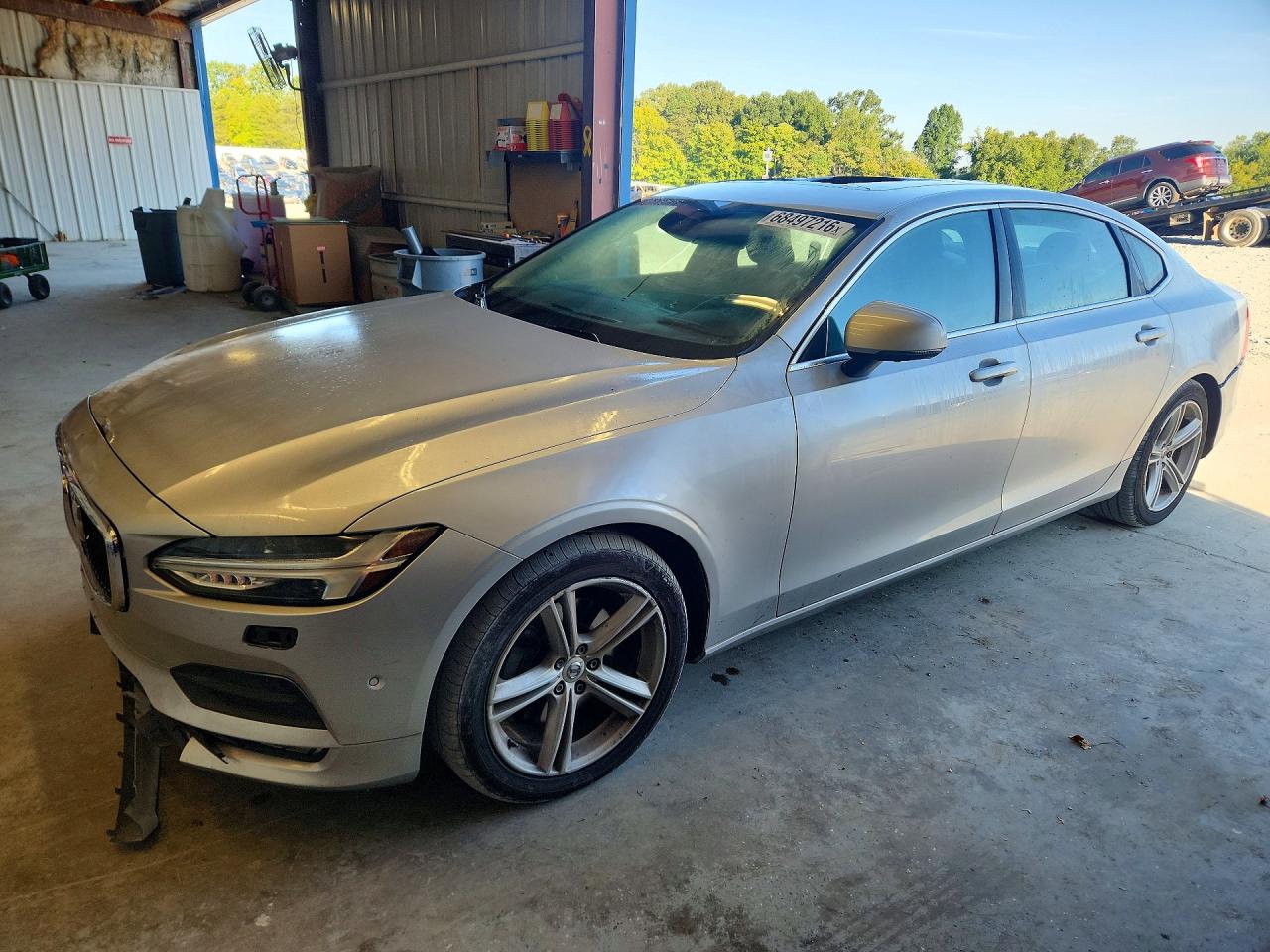 2018 VOLVO S90 Momentum