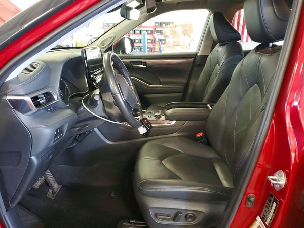 2021 TOYOTA HIGHLANDER Platinum