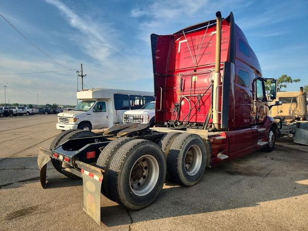 2019 VOLVO VN