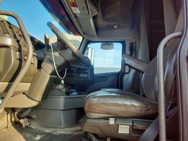 2019 VOLVO VN