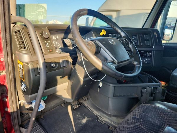 2019 VOLVO VN