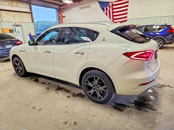 2017 MASERATI LEVANTE Luxury