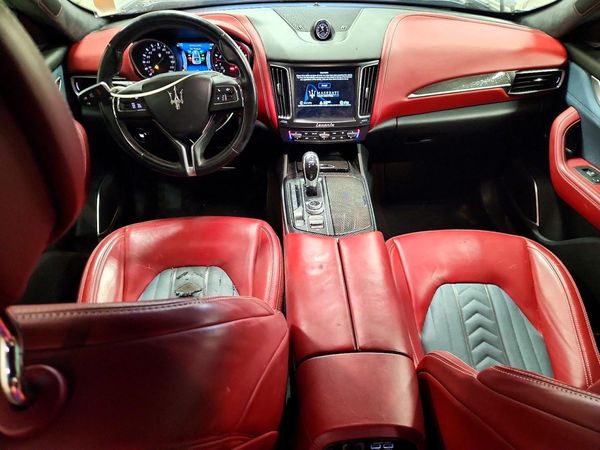 2017 MASERATI LEVANTE Luxury