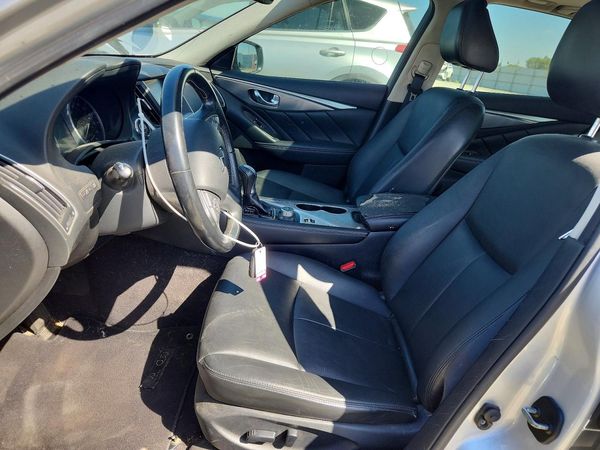 2017 INFINITI Q50 — DENT