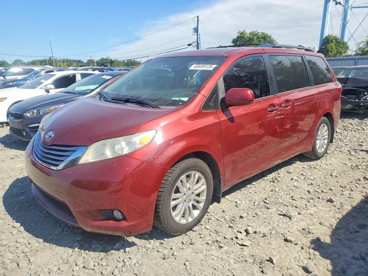 2017 TOYOTA SIENNA