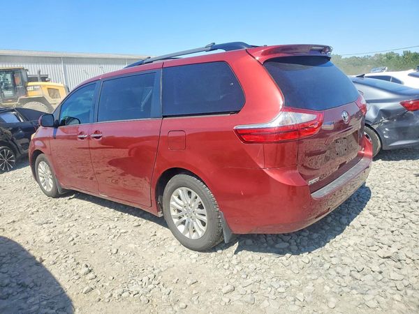 2017 TOYOTA SIENNA
