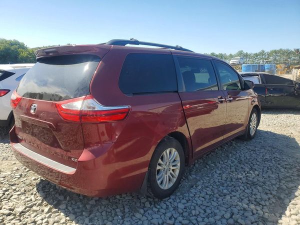 2017 TOYOTA SIENNA