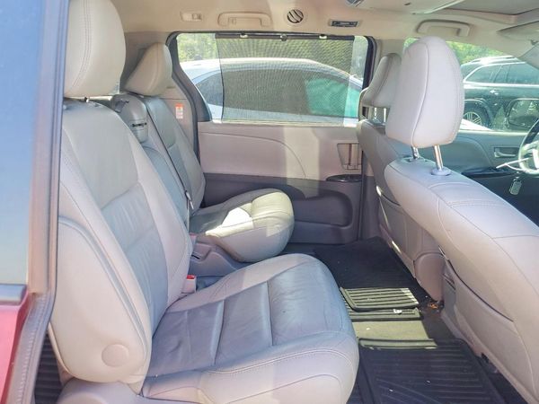 2017 TOYOTA SIENNA