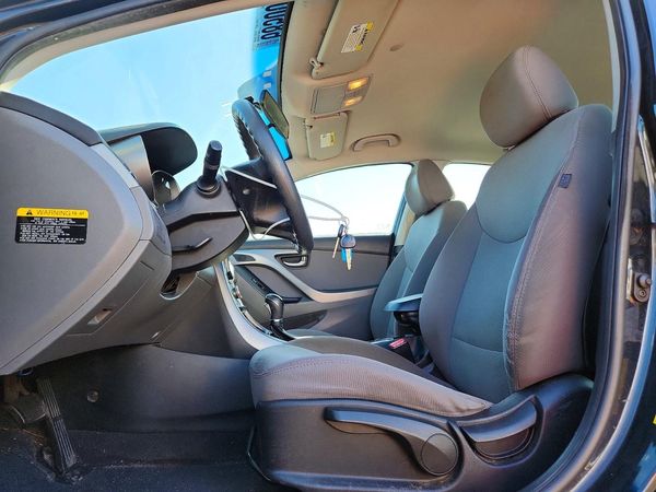 2015 HYUNDAI ELANTRA GLS(Middle)