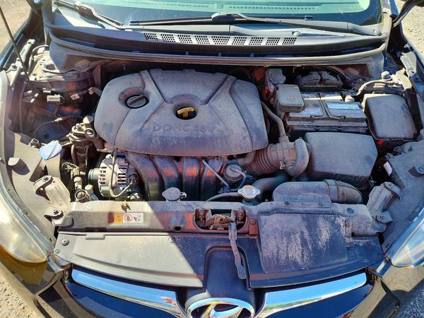 2015 HYUNDAI ELANTRA GLS(Middle)