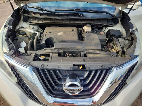 2018 NISSAN MURANO — Engine bay