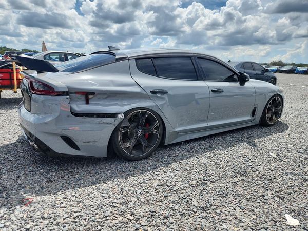 2020 KIA STINGER