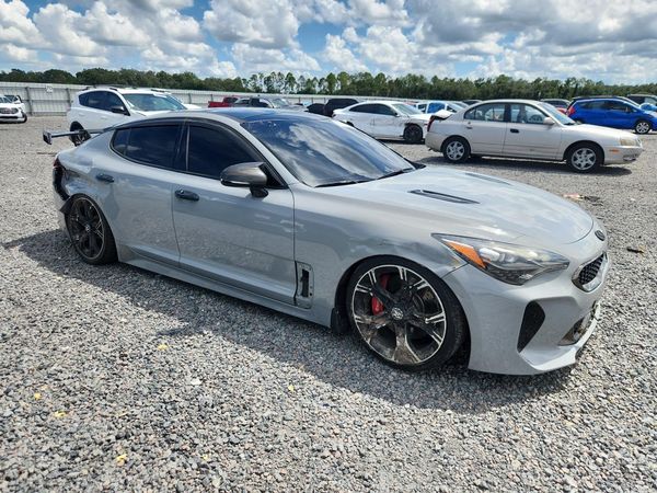 2020 KIA STINGER
