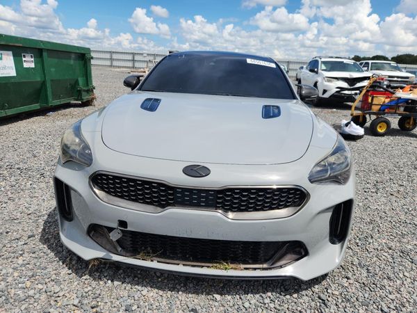 2020 KIA STINGER
