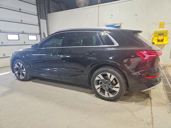 2022 AUDI E-TRON