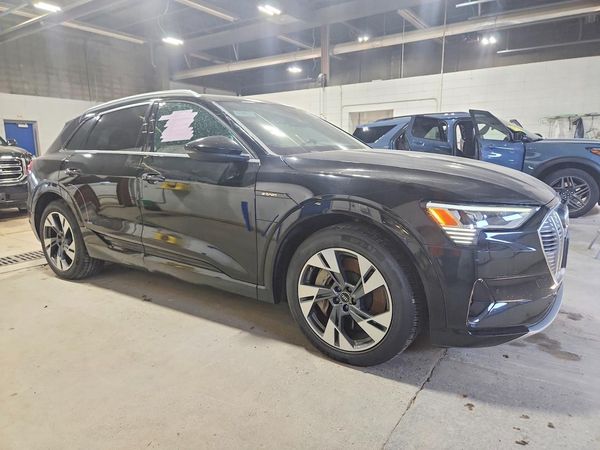 2022 AUDI E-TRON