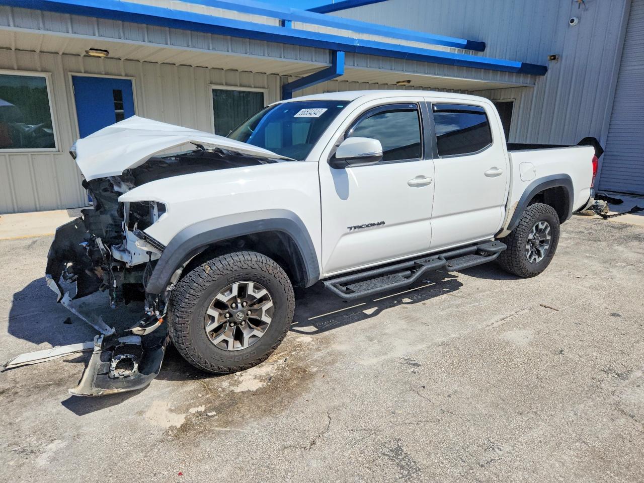 2017 TOYOTA TACOMA