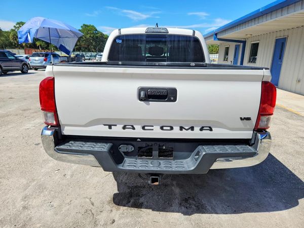 2017 TOYOTA TACOMA