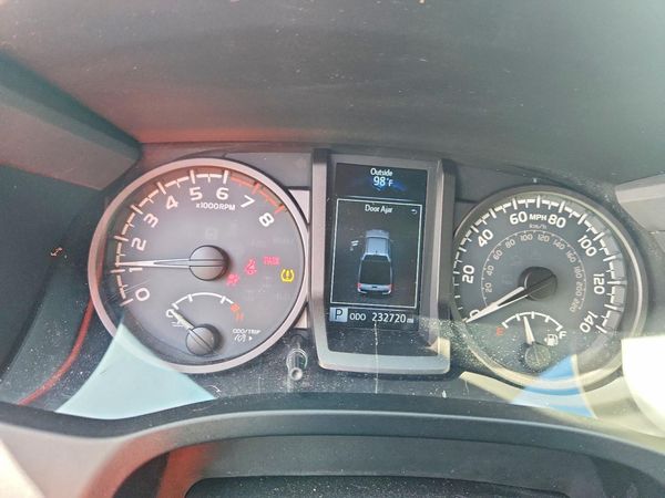 2017 TOYOTA TACOMA