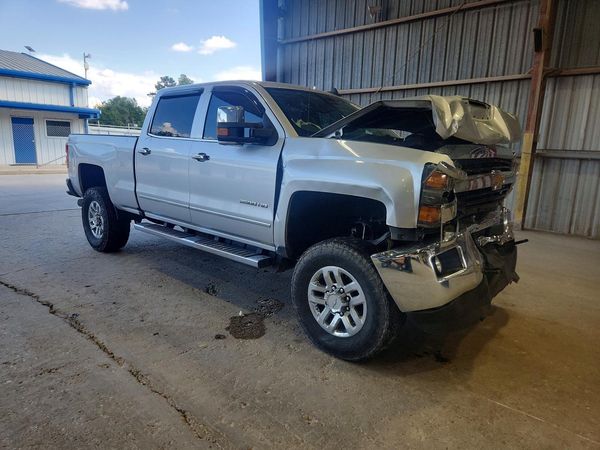 2017 CHEVROLET SILVERADO LTZ — Passenger 3/4