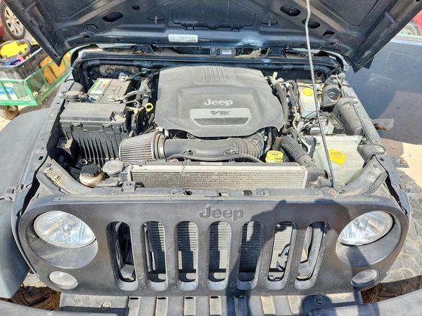2017 JEEP WRANGLER UNLIMITED Unlimited Sport — Engine bay
