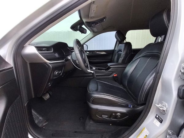 2023 JEEP GRAND CHEROKEE Laredo, Altitude — DENT