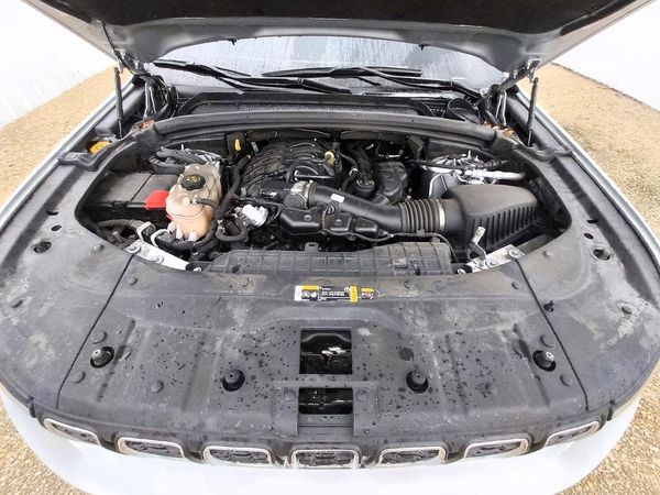 2023 JEEP GRAND CHEROKEE Laredo, Altitude — Engine bay