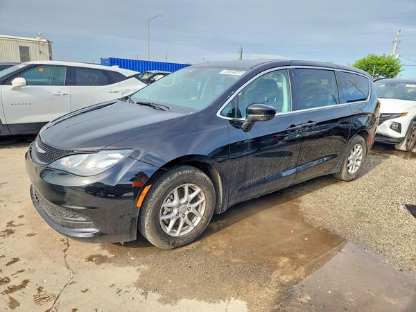 2024 CHRYSLER VOYAGER