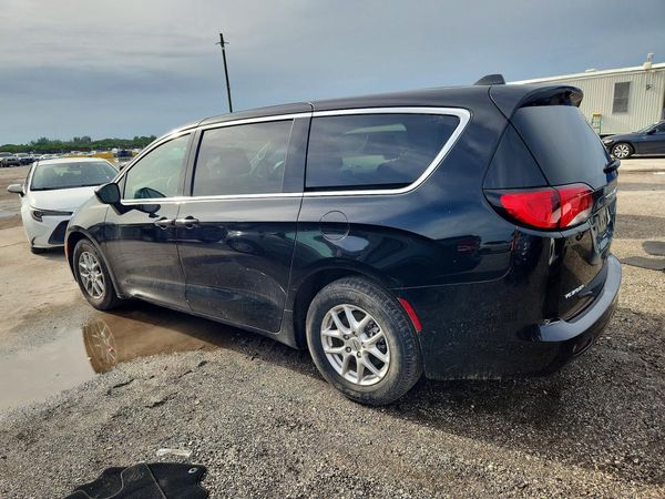 2024 CHRYSLER VOYAGER LX