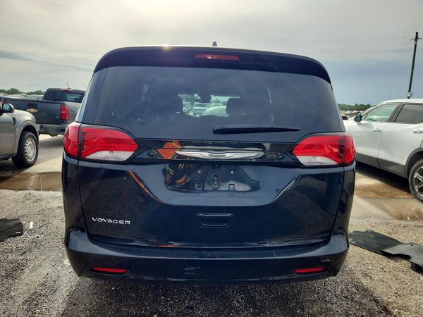 2024 CHRYSLER VOYAGER LX