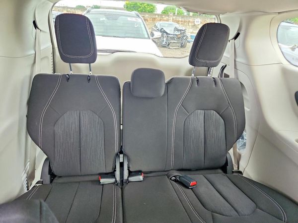 2024 CHRYSLER VOYAGER LX