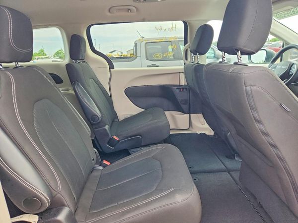 2024 CHRYSLER VOYAGER LX
