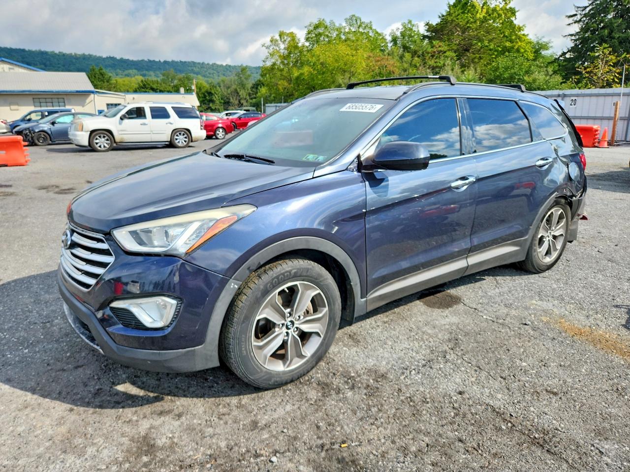 2014 HYUNDAI SANTA FE GL — Front 3/4