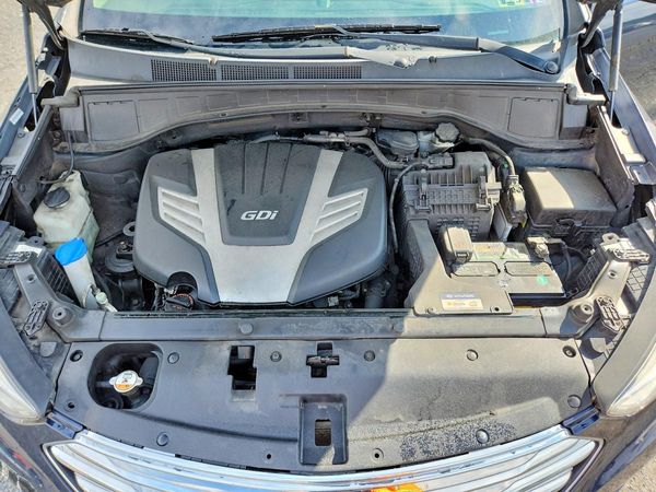 2014 HYUNDAI SANTA FE GL — Engine bay