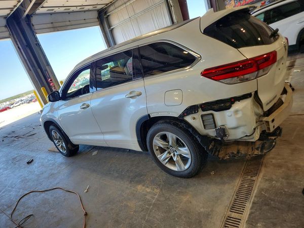 2018 TOYOTA HIGHLANDER