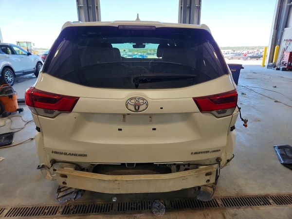 2018 TOYOTA HIGHLANDER