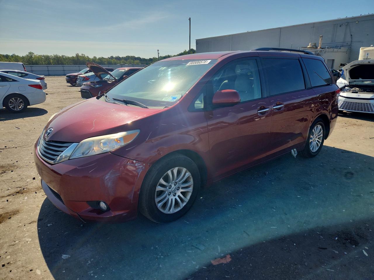 2012 TOYOTA SIENNA