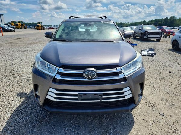 2017 TOYOTA HIGHLANDER SE/XLE