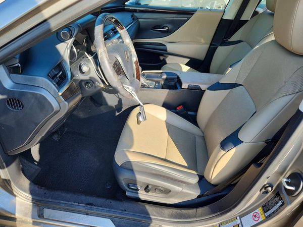 2019 LEXUS ES 350