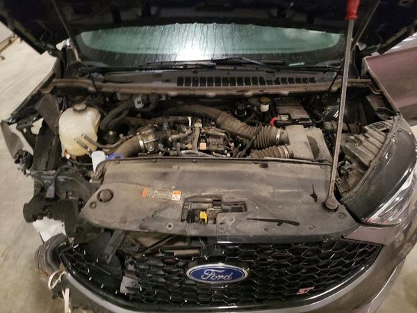 2022 FORD EDGE — Engine bay