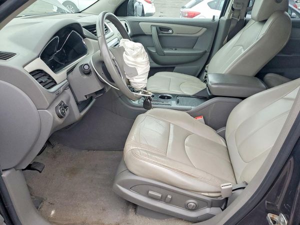 2015 CHEVROLET TRAVERSE 2LT — DENT