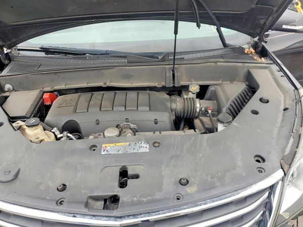 2015 CHEVROLET TRAVERSE 2LT — Engine bay