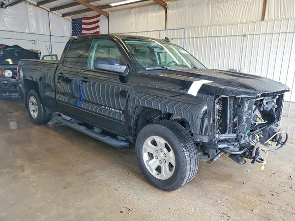 2018 CHEVROLET SILVERADO LT — Passenger 3/4