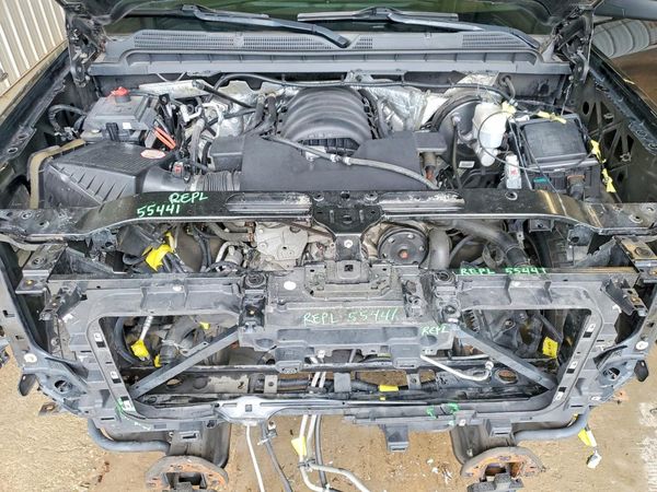 2018 CHEVROLET SILVERADO LT — Engine bay