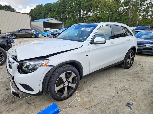 2016 MERCEDES-BENZ GLC GLC300 Base-4M — Front 3/4
