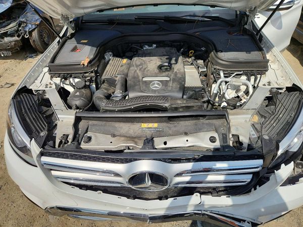 2016 MERCEDES-BENZ GLC GLC300 Base-4M — Engine bay