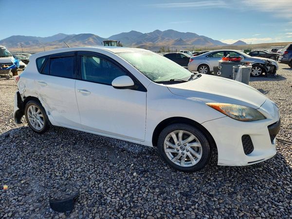2013 MAZDA 3