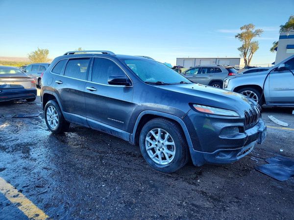 2015 JEEP CHEROKEE Latitude — Passenger 3/4
